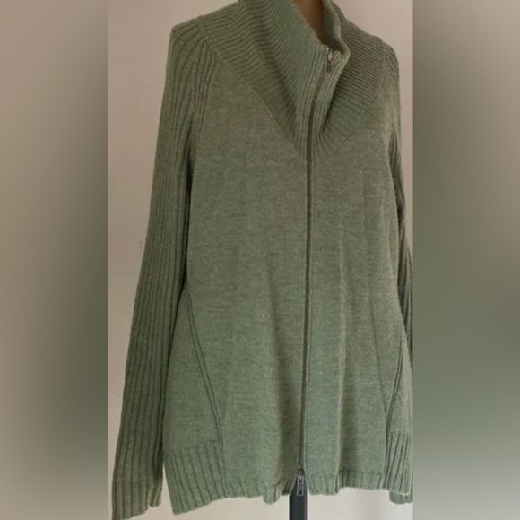 Eileen Fisher Women’s Green Double Zipper Asymmetrical Cardigan Size Small - Picture 3 of 10